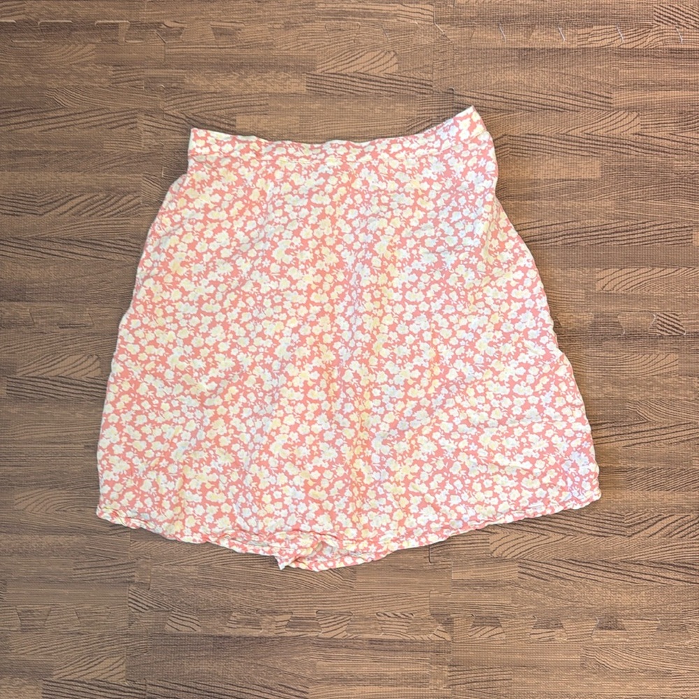 BILLABONG - PINK FLORAL SKIRT LOOSE AND FLOWY SIZE SMALL